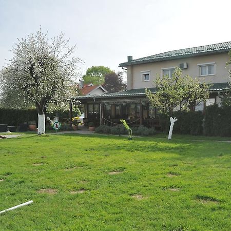 Hrvatski Leskovac Klet Cinkus B&B 외부 사진